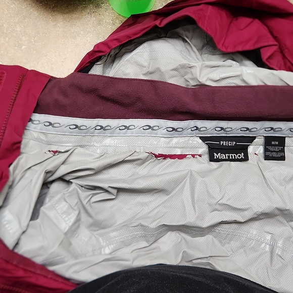 Women's Marmot Precip rain coat Medium - Picture 5 of 5